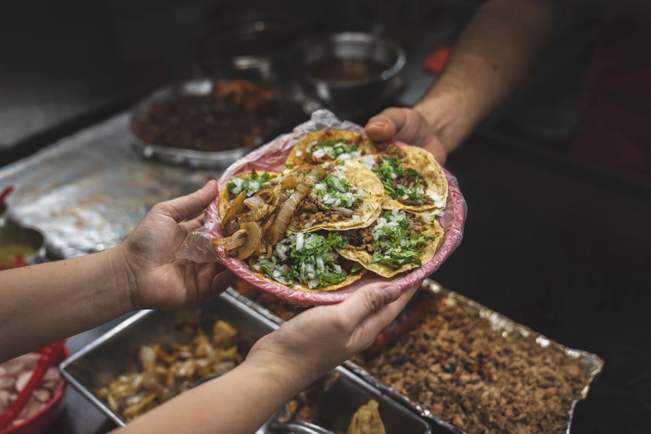 Tacos de pastor al carbón